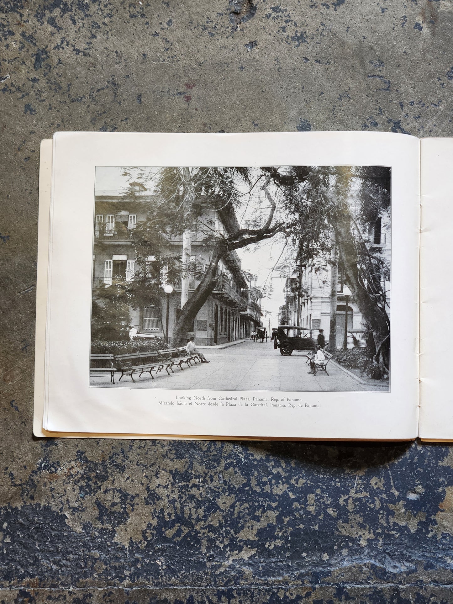 1927 Souvenir of Panama and the Canal – I.L. Maduro’s Souvenir Store – Photo Booklet with Map & Images