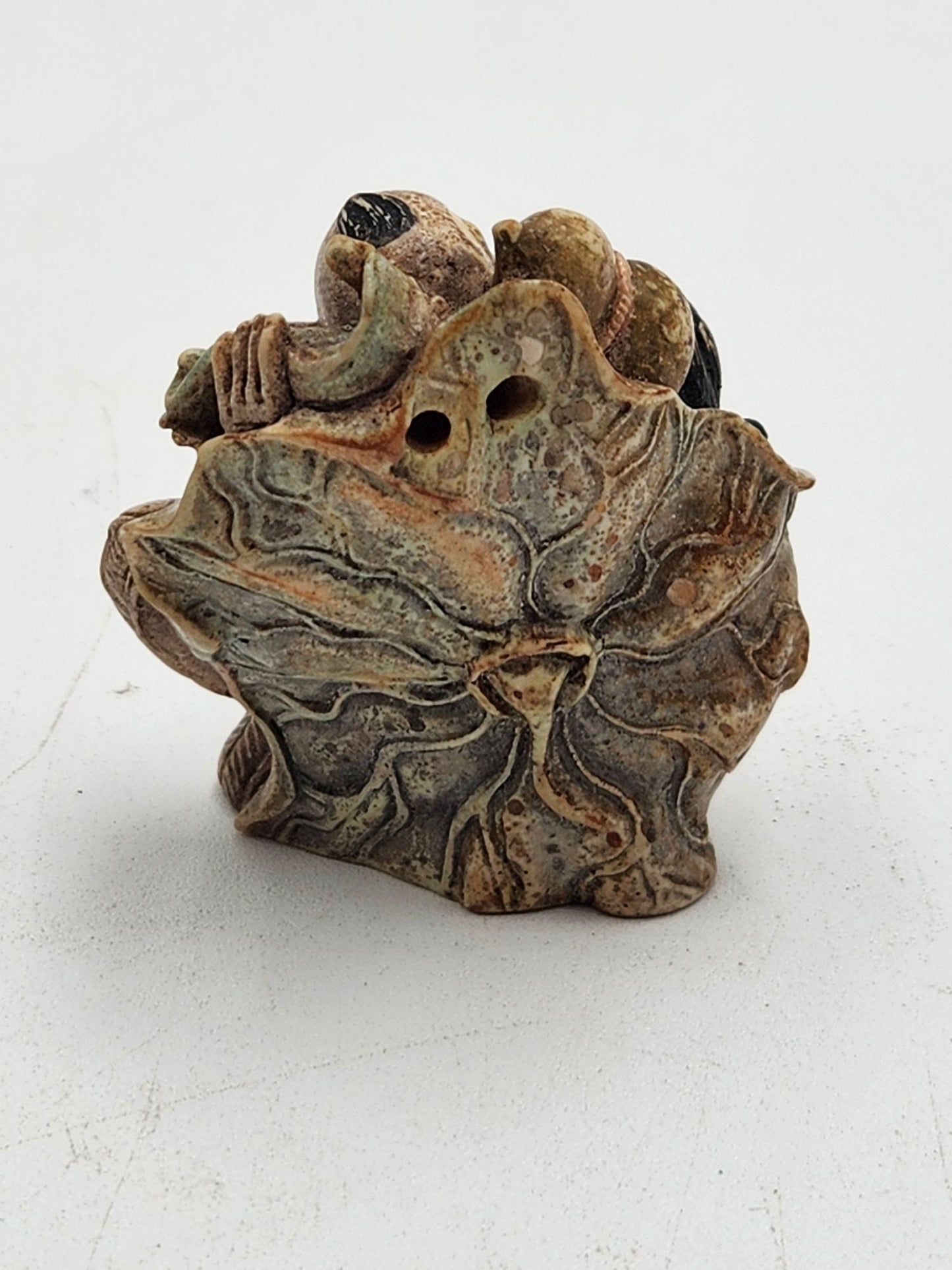 Netsuke Figurine - 2 People and a Peach