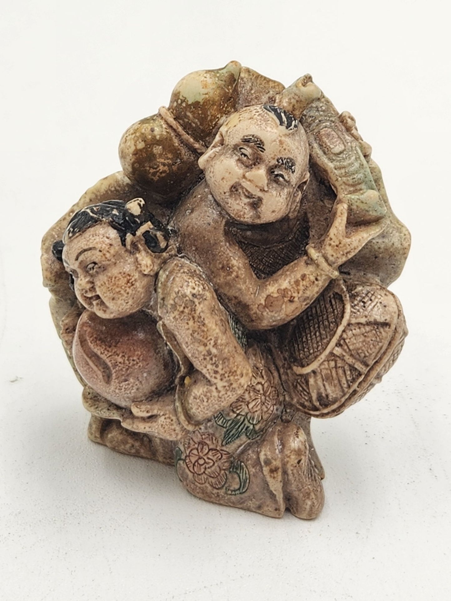 Netsuke Figurine - 2 People and a Peach