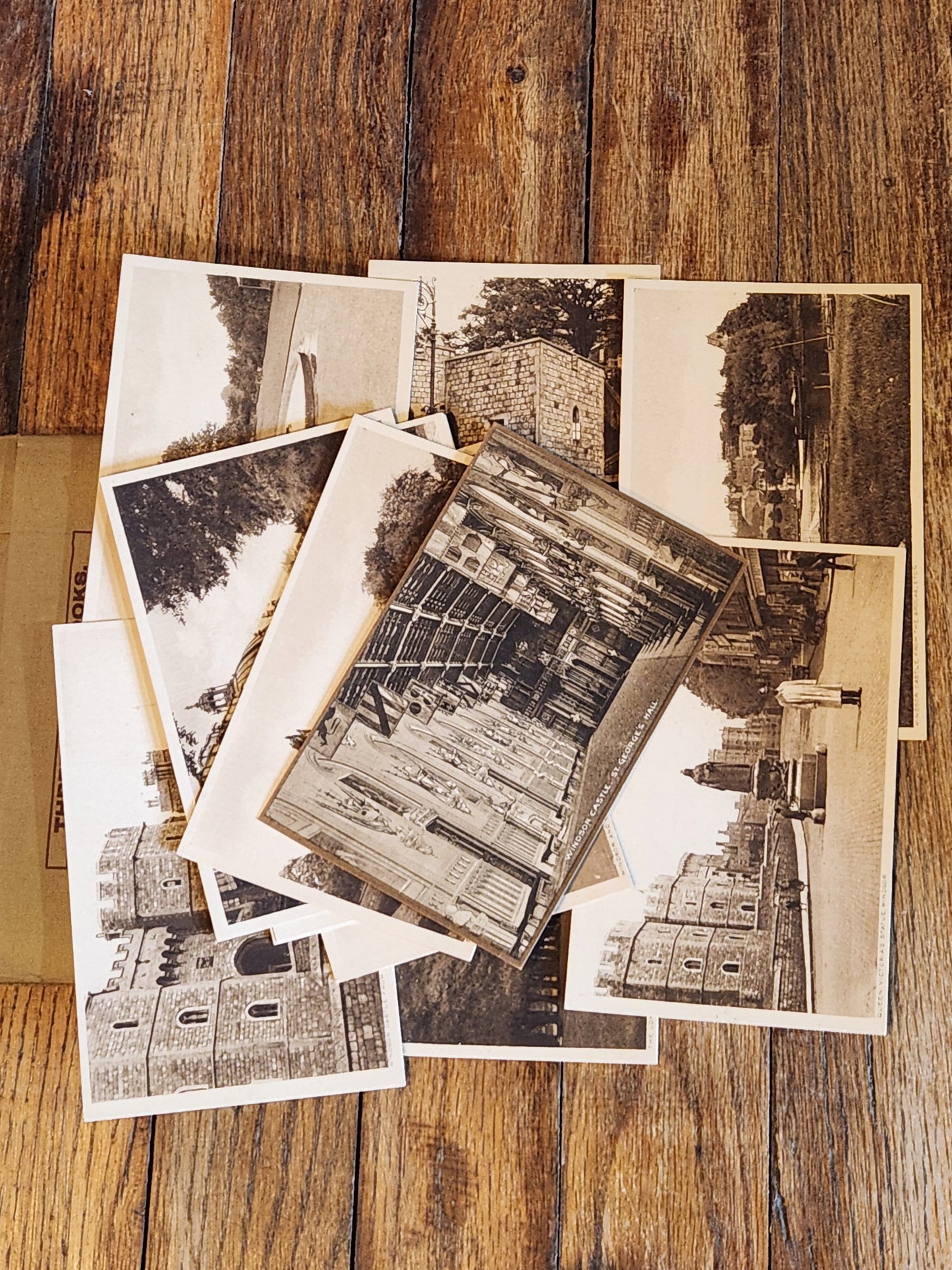 Antique 1920s “The Popular Wallet Guide to Windsor” Booklet w/ 12 Postcards – Daily News Series, Fleetgate Publications