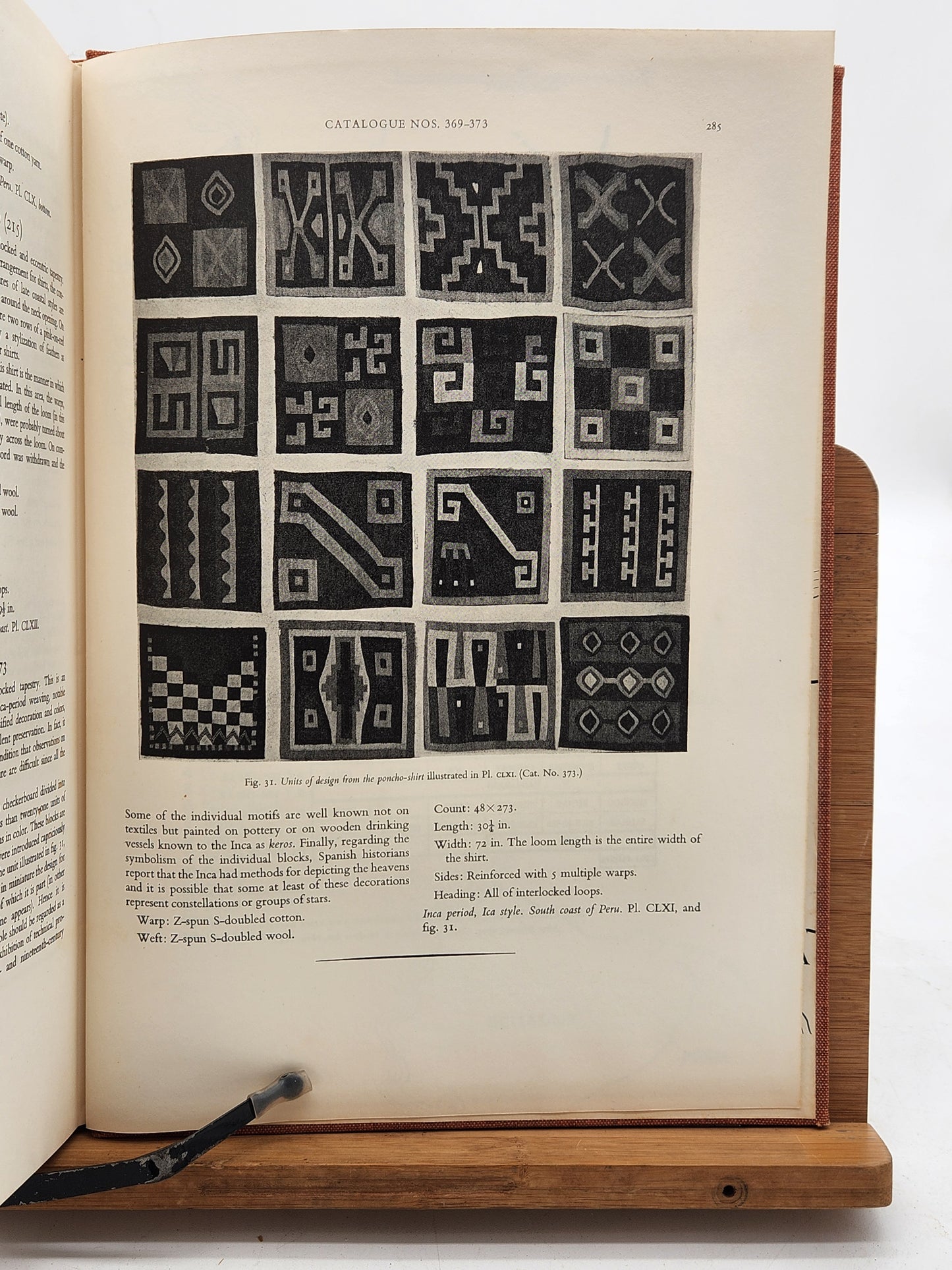 1957 Phaidon Pre-Columbian Art book with 270 illustrations. Large format reference volume. Foxing present, no dust jacket.