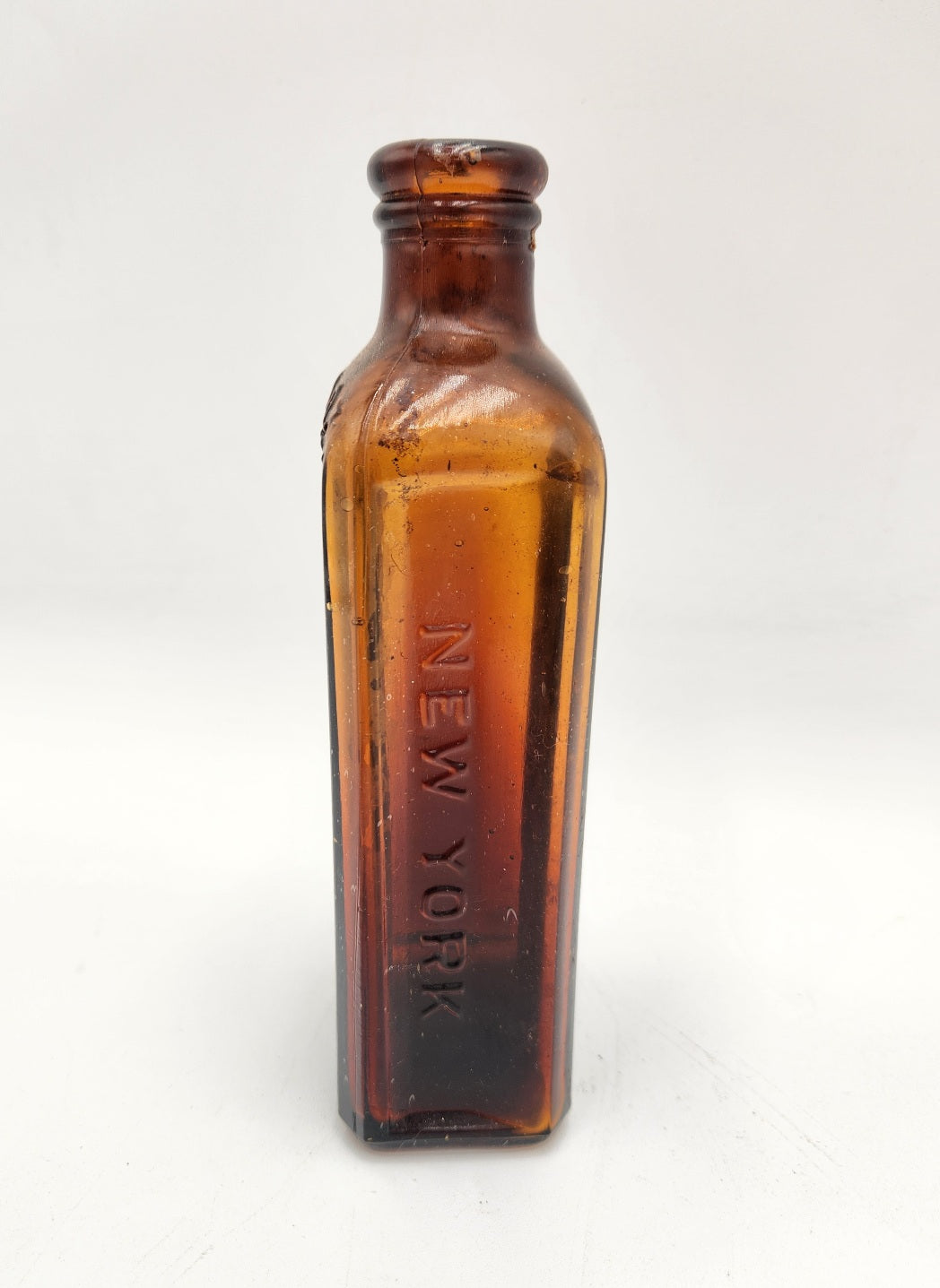 Very Old Glovers Imperial bottle for the mange