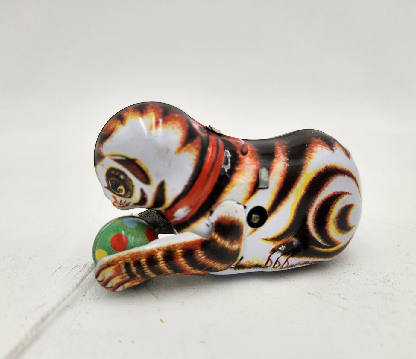 Tiger tin toy