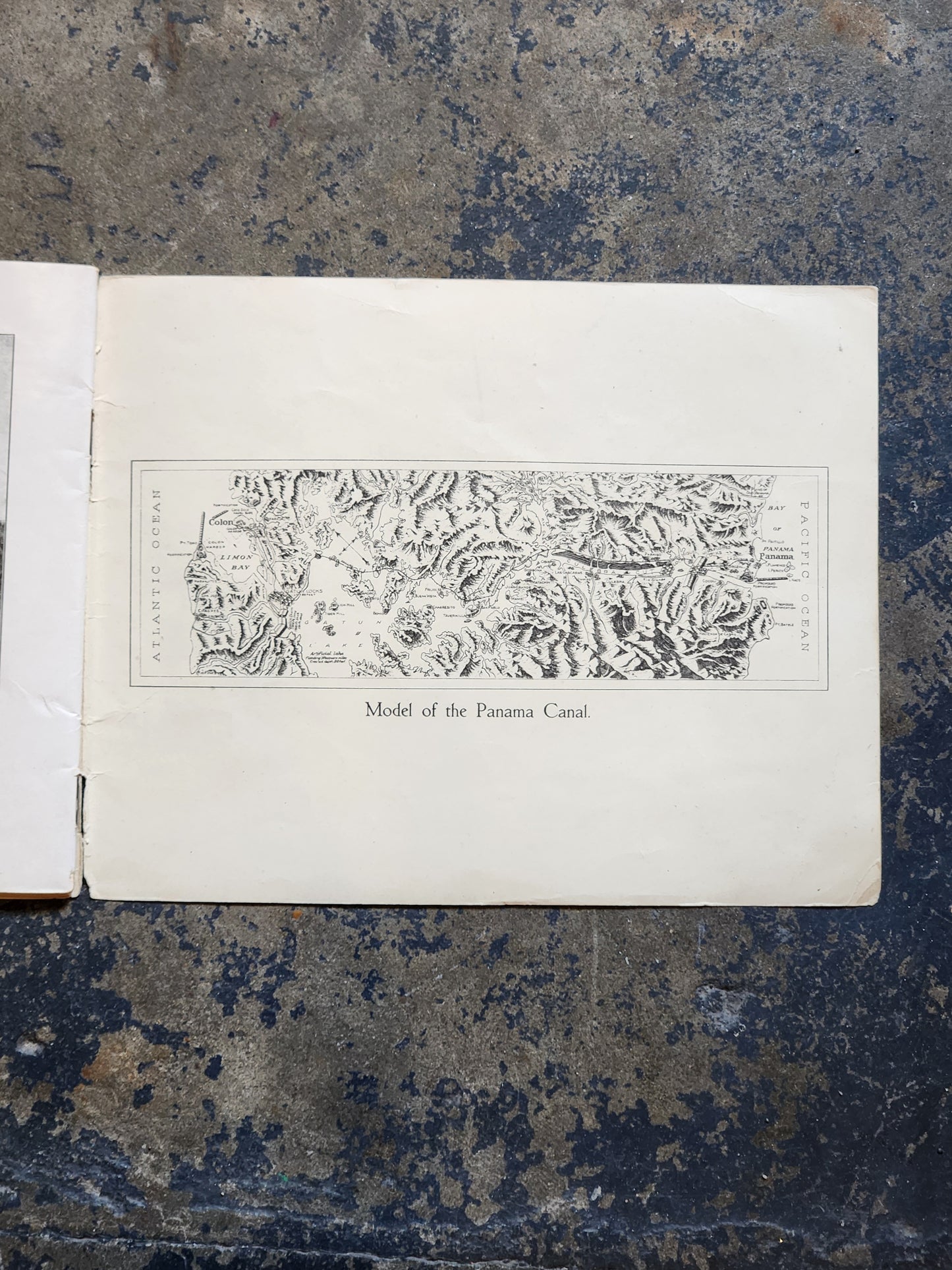 1927 Souvenir of Panama and the Canal – I.L. Maduro’s Souvenir Store – Photo Booklet with Map & Images