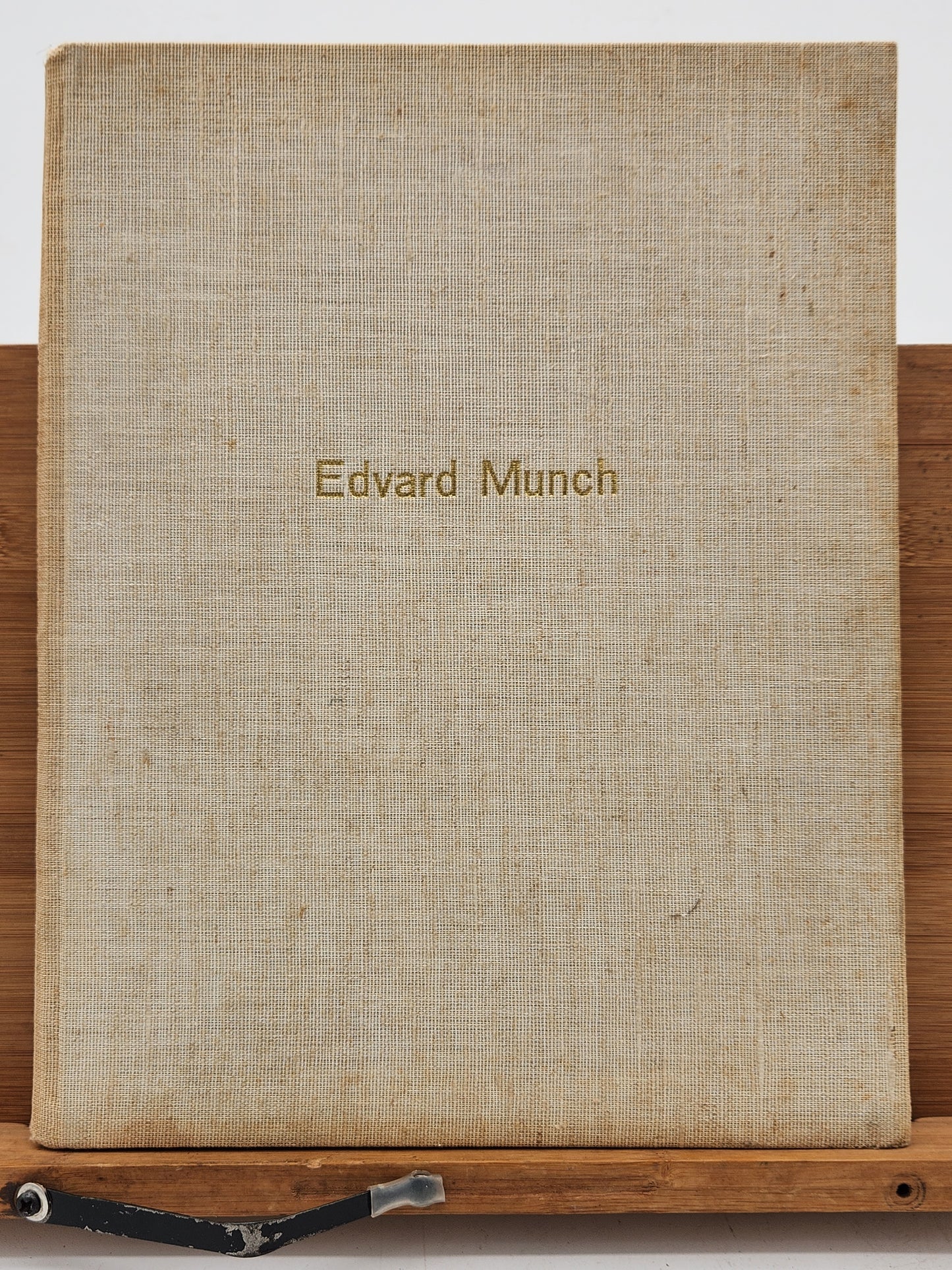 Vintage German 1949 Edvard Munch art book by Rolf Stenersen, published by Büchergilde Gutenberg, Zürich. Large-format volume featuring numerous full-page plates and reproductions.