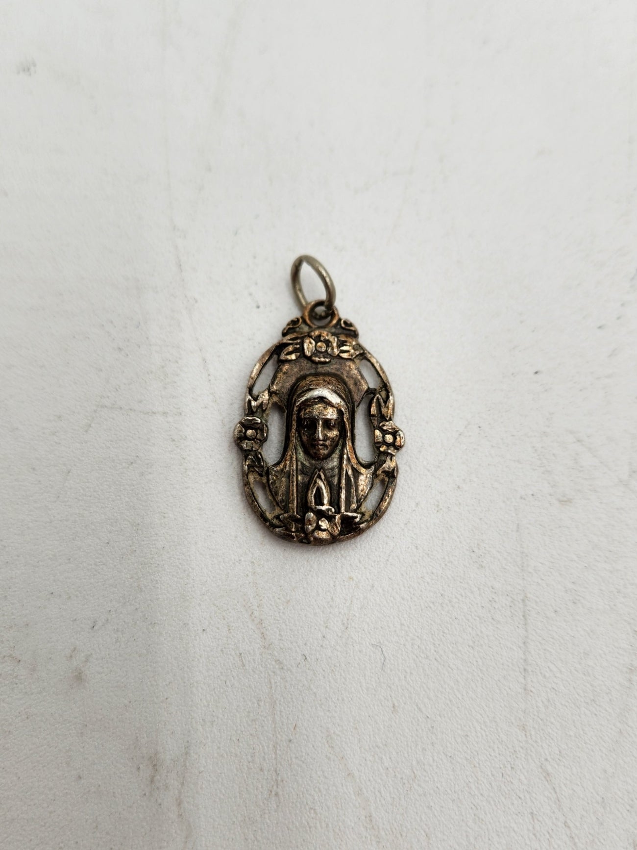 Vintage Creed Floral Embossed Sterling Silver Virgin Mary Two-Sided Medal