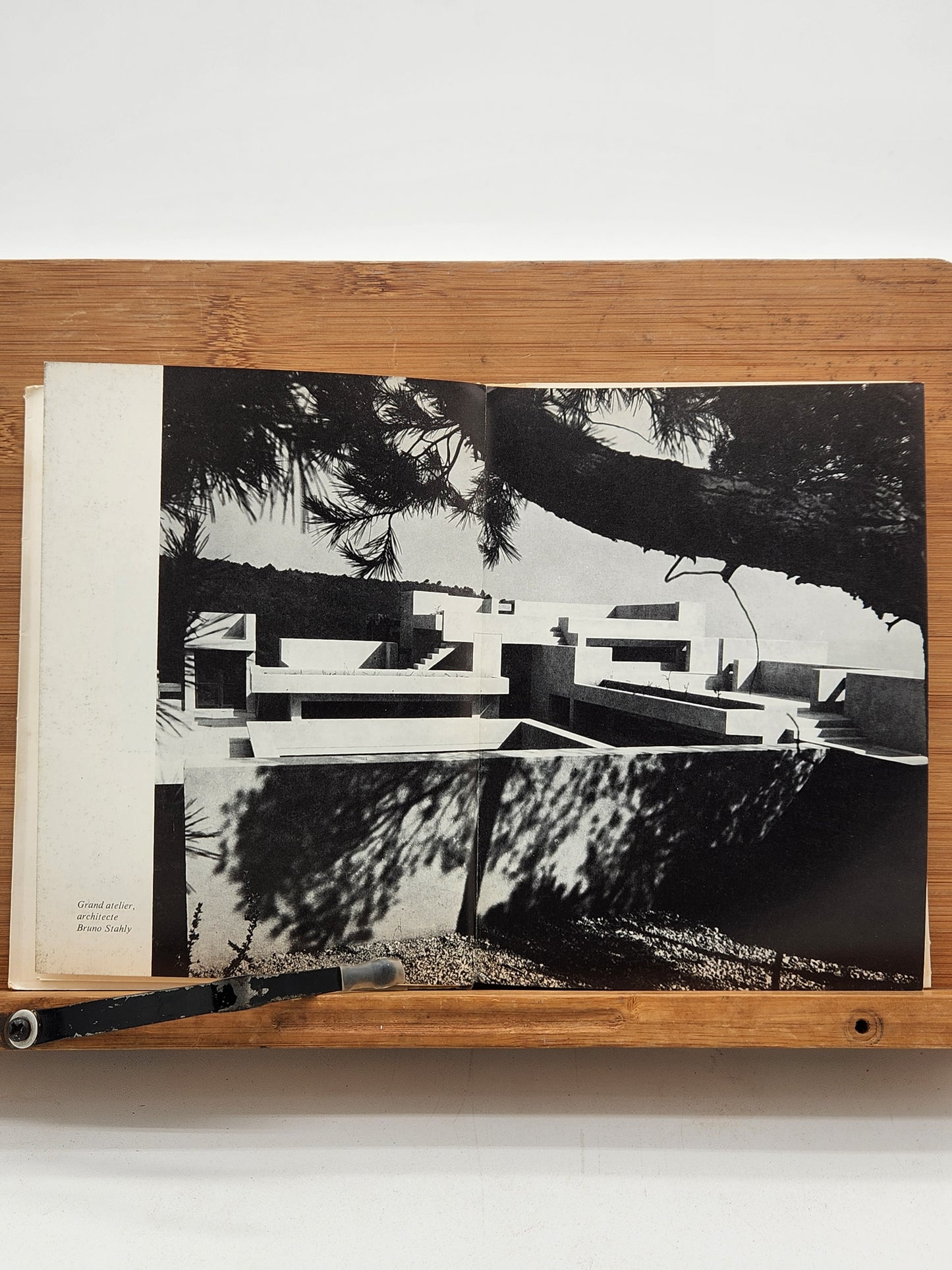 1975 François Stahly Le Haut du Creste SIGNED French Sculpture Architecture Art Book