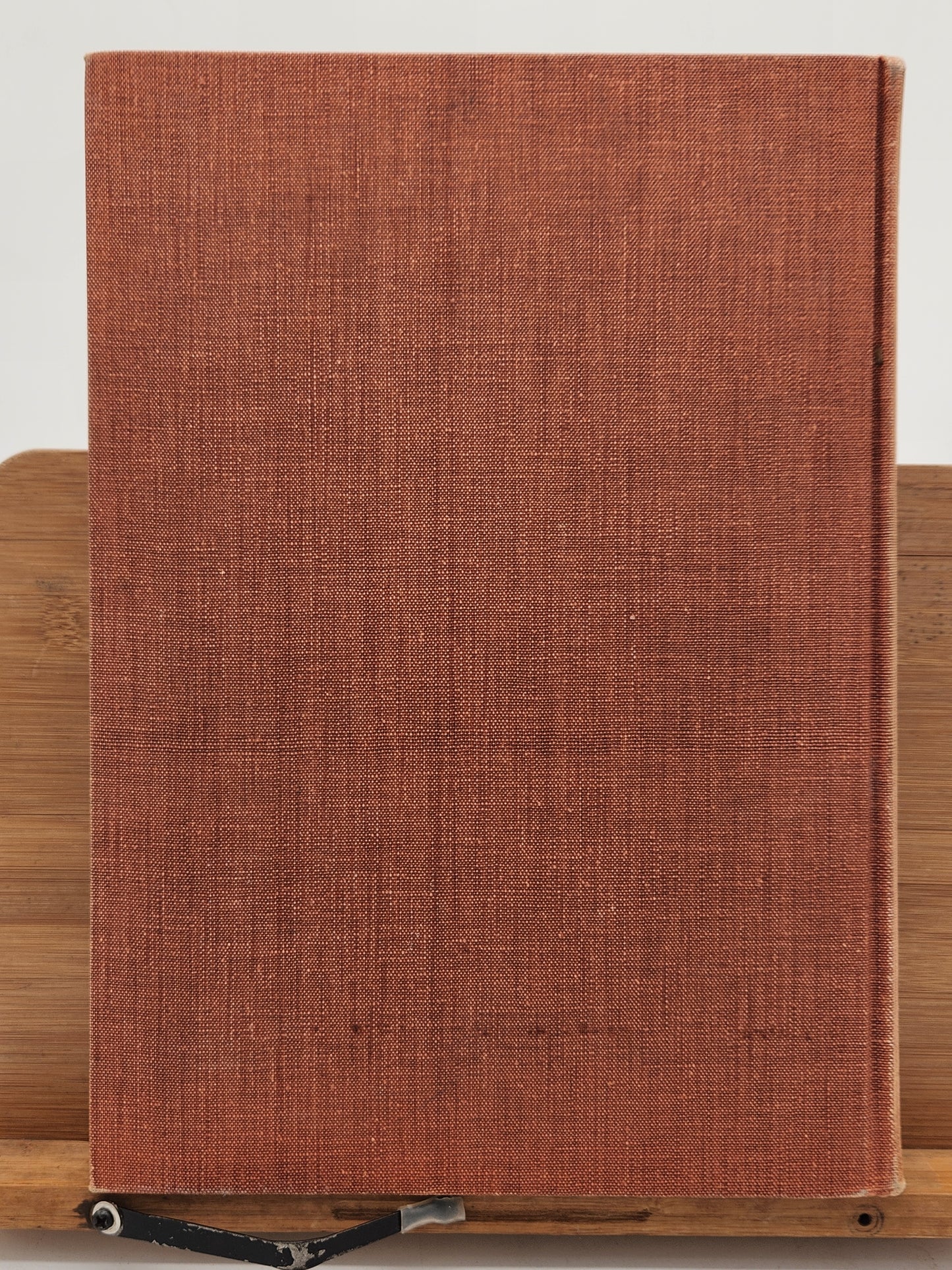 1957 Phaidon Pre-Columbian Art book with 270 illustrations. Large format reference volume. Foxing present, no dust jacket.